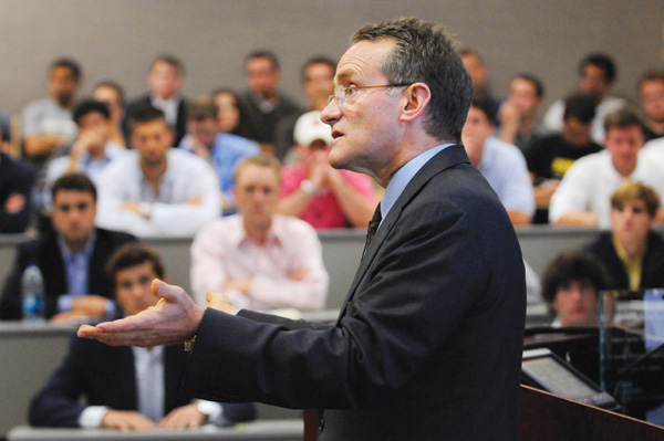 Oaktree Capital Chairman Sees a Slow Recovery