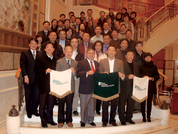 Shanghai Alumni Association Hosts Dinner