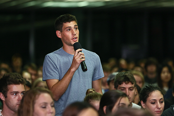 Students asked Salzberg questions about everything from the state of the professional services industry to how quickly recruits can expect to advance at Deloitte.