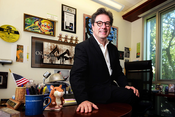 Ricchiuti rallies for experiential learning