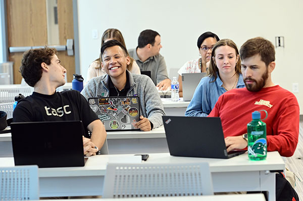 Freeman launches online MBA program